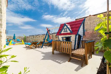 3-Bedroom House in Svetvinčenat for Up to 8 Guests