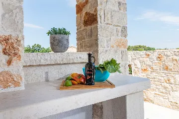 3-Bedroom House in Svetvinčenat for Up to 8 Guests