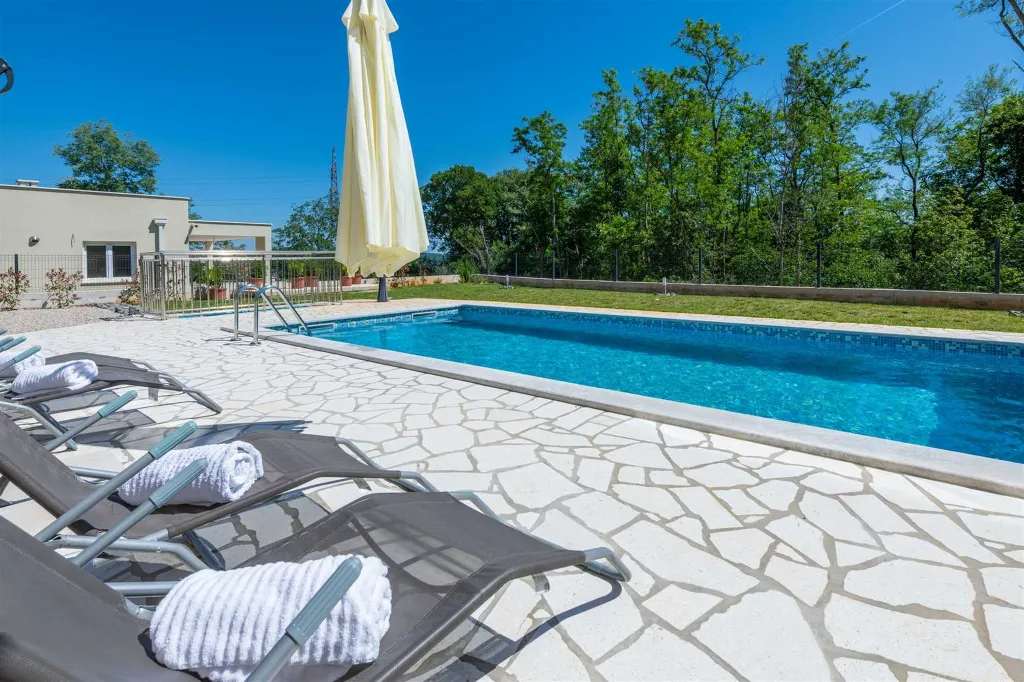 Private Pool House for 6 Guests in Labin, Croatia