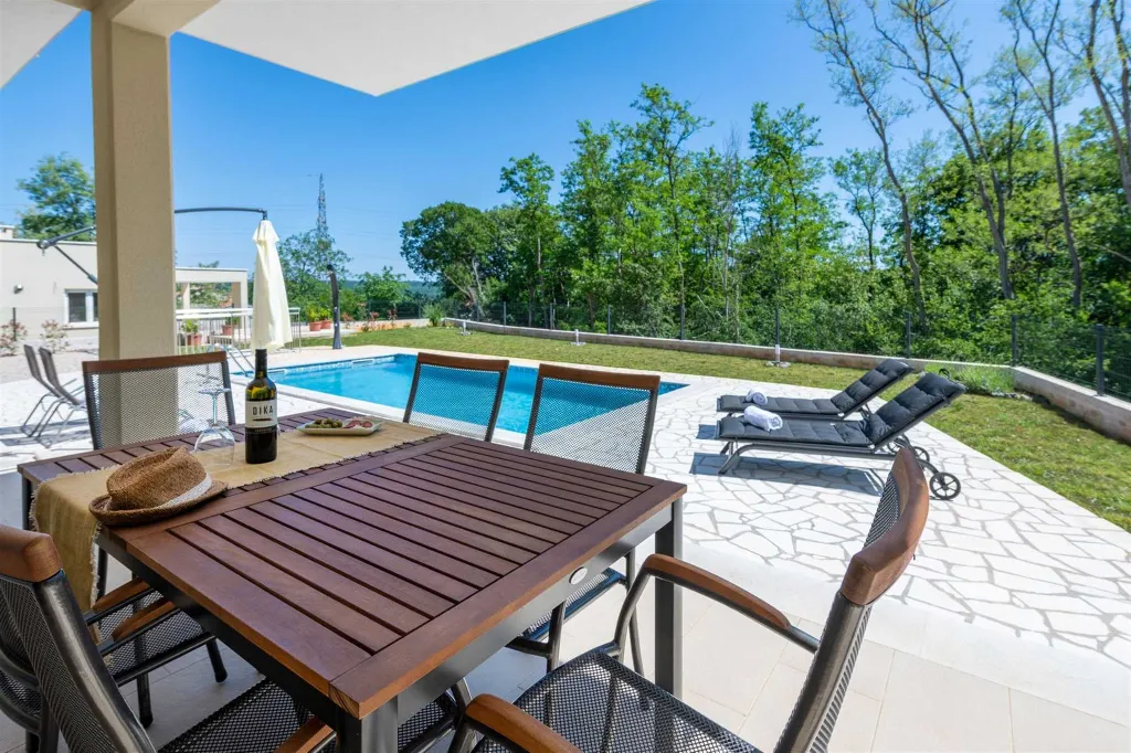 Private Pool House for 6 Guests in Labin, Croatia