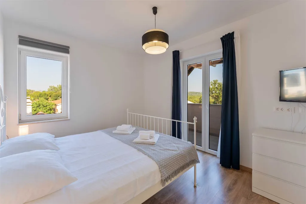 3-Bedroom House with Pool in Sveti Lovreč