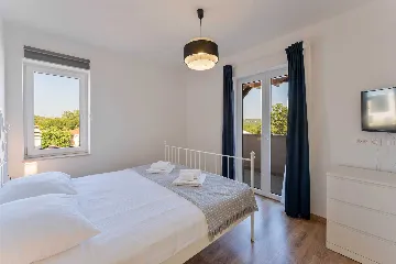 3-Bedroom House with Pool in Sveti Lovreč