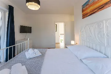 3-Bedroom House with Pool in Sveti Lovreč
