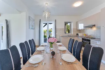 3-Bedroom House with Pool in Sveti Lovreč