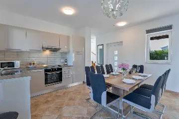 3-Bedroom House with Pool in Sveti Lovreč