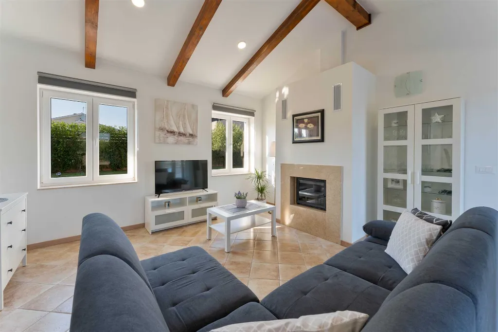 3-Bedroom House with Pool in Sveti Lovreč