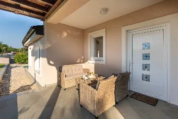 3-Bedroom House with Pool in Sveti Lovreč