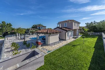 3-Bedroom House with Pool in Sveti Lovreč