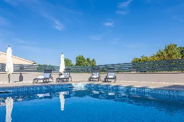 3-Bedroom House with Pool in Sveti Lovreč