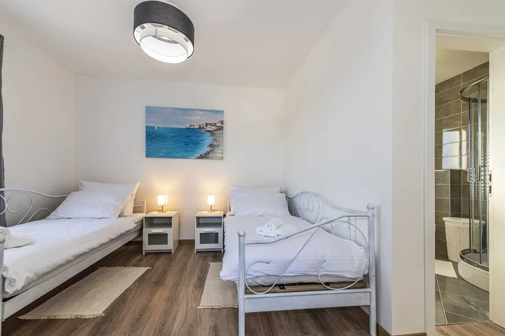 3-Bedroom House with Pool in Sveti Lovreč