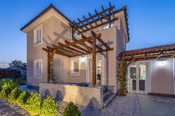 3-Bedroom House with Pool in Sveti Lovreč