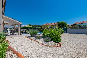 3-Bedroom House with Pool in Poreč