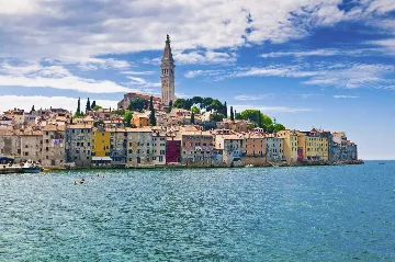 3-Bedroom House with Pool in Poreč