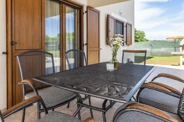 3-Bedroom House with Pool in Poreč