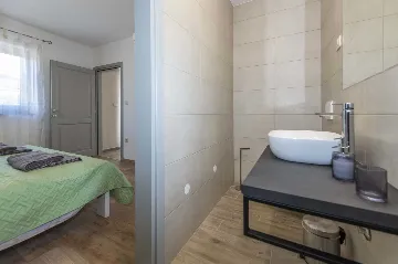 3-Bedroom House with Pool in Poreč