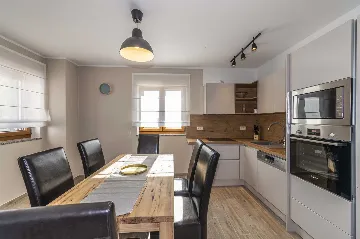 3-Bedroom House with Pool in Poreč