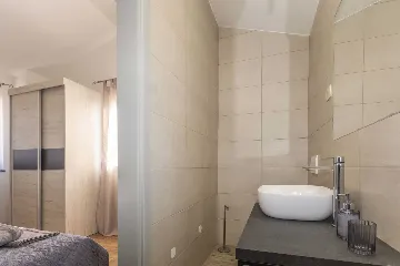 3-Bedroom House with Pool in Poreč