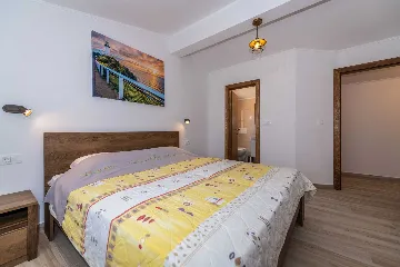 2-Bedroom House in Pićan for Up to 6 Guests