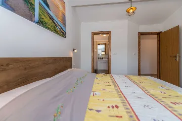 2-Bedroom House in Pićan for Up to 6 Guests