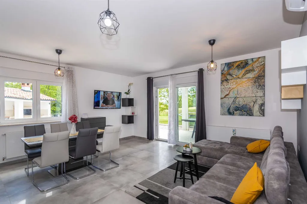 3-Bedroom House in Pazin for Up to 8 Guests