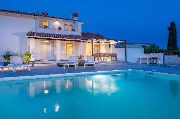 3-Bedroom House with Pool in Butkovići, Croatia