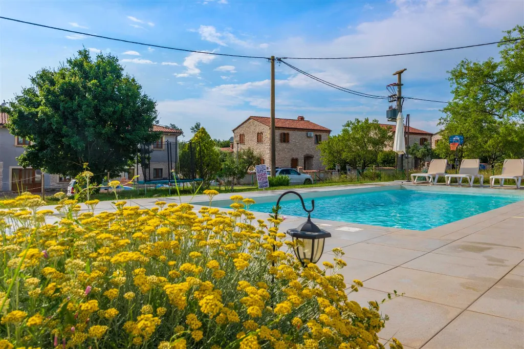 3-Bedroom House with Pool in Butkovići, Croatia