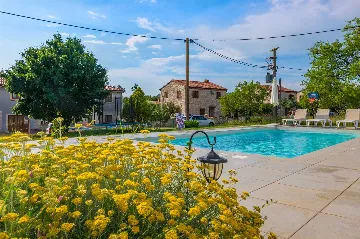 3-Bedroom House with Pool in Butkovići, Croatia