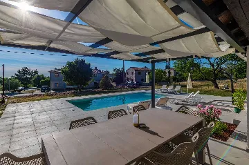 3-Bedroom House with Pool in Butkovići, Croatia