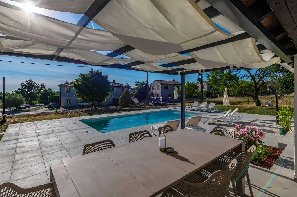 3-Bedroom House with Pool in Butkovići, Croatia