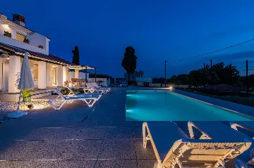 3-Bedroom House with Pool in Butkovići, Croatia