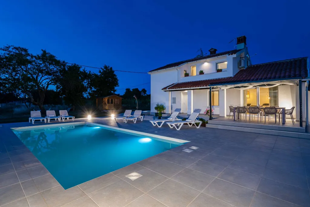 3-Bedroom House with Pool in Butkovići, Croatia