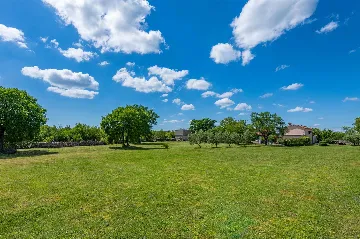 2-Bedroom House with Private Pool in Trget