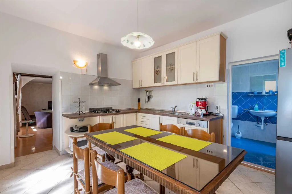 2-Bedroom House with Private Pool in Trget