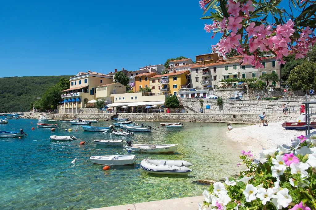 4-Bedroom House in Labin with Private Pool