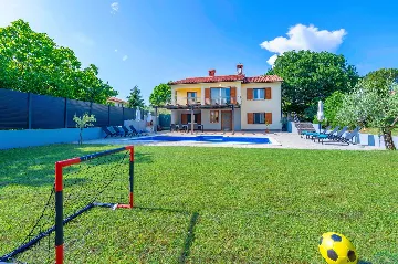 4-Bedroom House in Labin with Private Pool