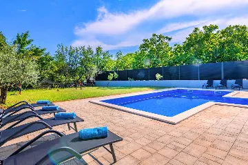 4-Bedroom House in Labin with Private Pool