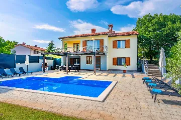 4-Bedroom House in Labin with Private Pool