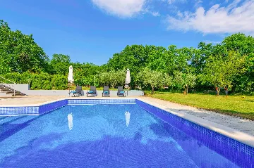 4-Bedroom House in Labin with Private Pool