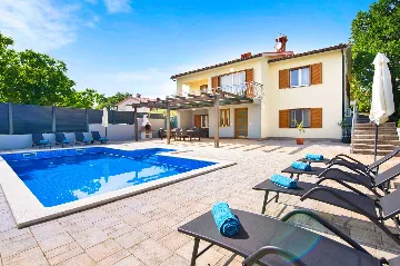 4-Bedroom House in Labin with Private Pool