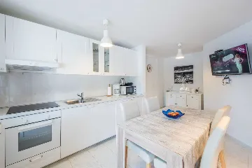 4-Bedroom House in Labin with Private Pool