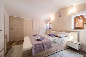 2-Bedroom House with Pool in Karojba