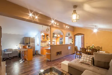 2-Bedroom House with Pool in Karojba