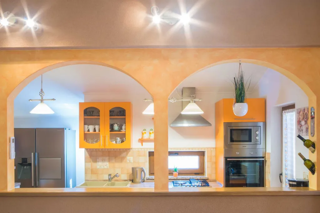 2-Bedroom House with Pool in Karojba