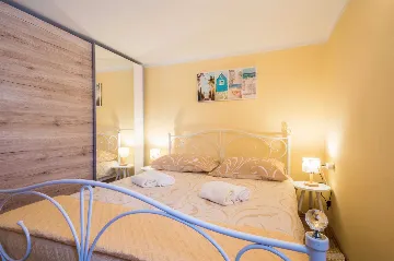 2-Bedroom House with Pool in Karojba