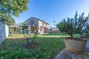 Šišan Istrian Stone House for Up to 5 Guests