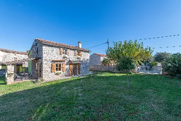 Šišan Istrian Stone House for Up to 5 Guests