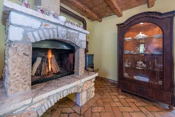 Šišan Istrian Stone House for Up to 5 Guests