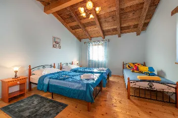 Šišan Istrian Stone House for Up to 5 Guests