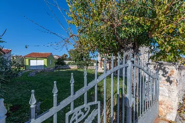 Šišan Istrian Stone House for Up to 5 Guests