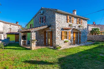 Šišan Istrian Stone House for Up to 5 Guests